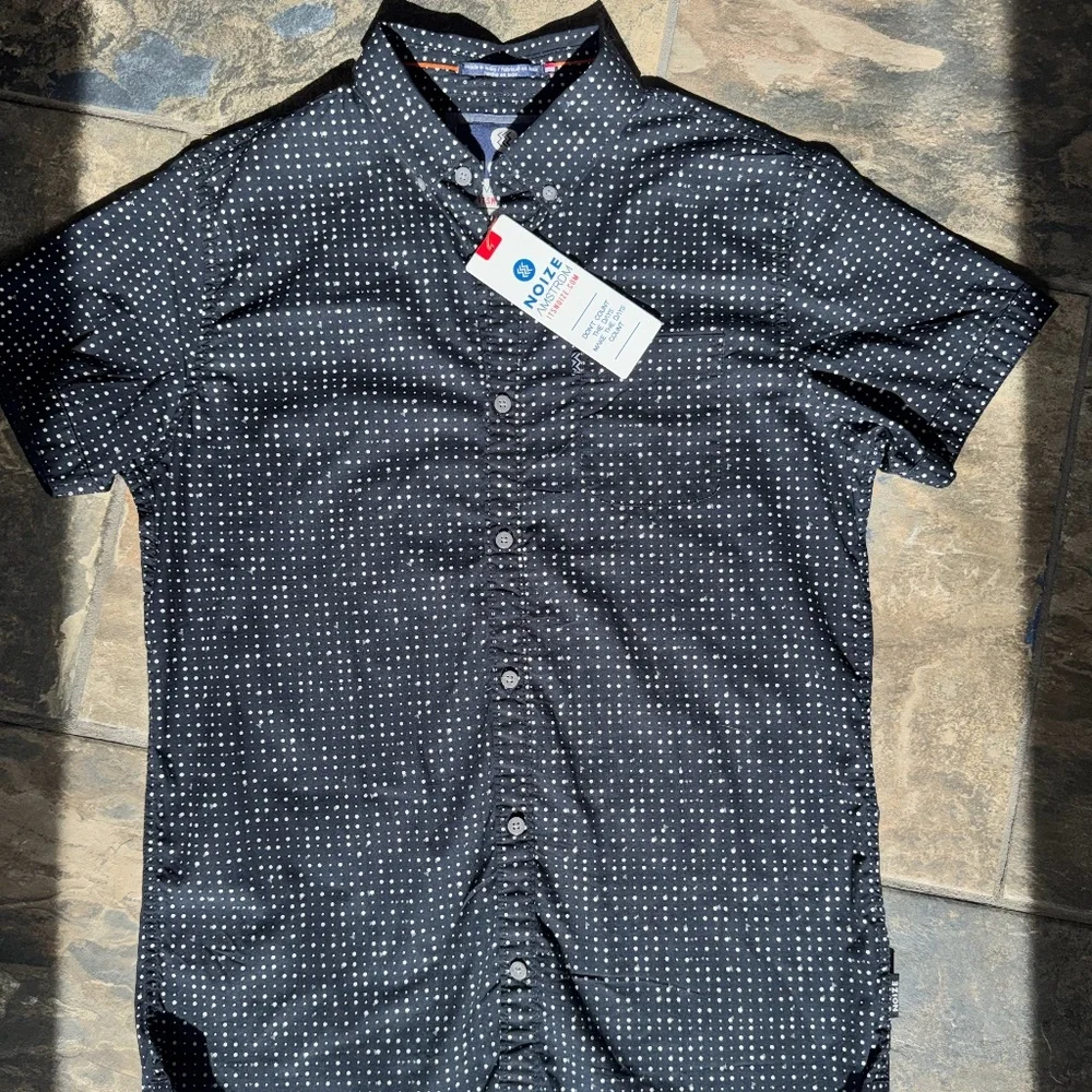 Men’s Blue Polka Dot Short Sleeve Button Down Shirt – Size Small – NWT - Picture 4 of 8